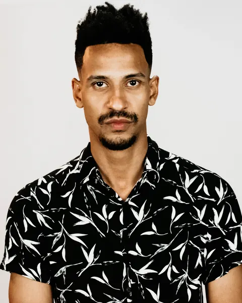 Retrato de imprensa 1: de frente